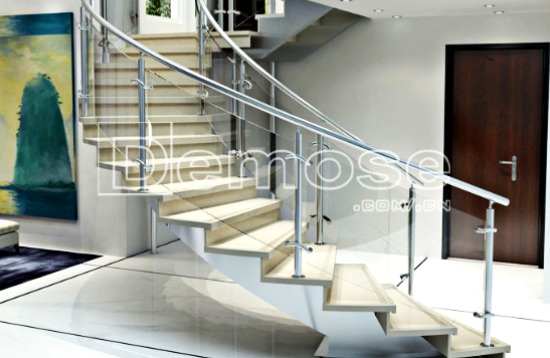 不锈钢楼梯扶手的定制与设计创新